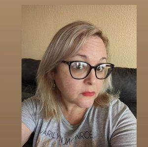 Meet your Posher, Isela